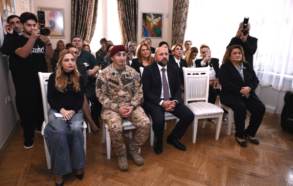 В Центре творчества Максуда Ибрагимбекова состоялась персональная выставка фотокорреспондента АЗЕРТАДЖ