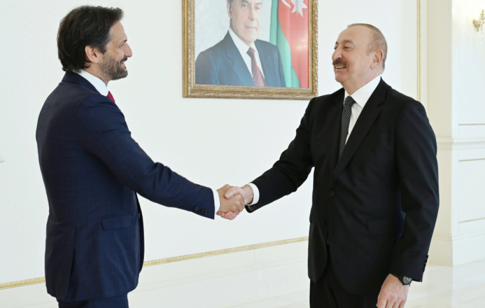 Präsident Ilham Aliyev empfängt slowakische Delegation
