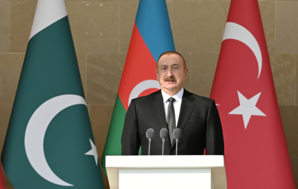 Prezident: Pakistan hərbçilərinin paradda iştirakı Azərbaycan, Türkiyə, Pakistan xalqlarının, ordularının birliyinin təzahürüdür