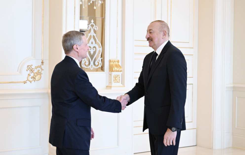 Präsident Ilham Aliyev empfängt US-Delegation