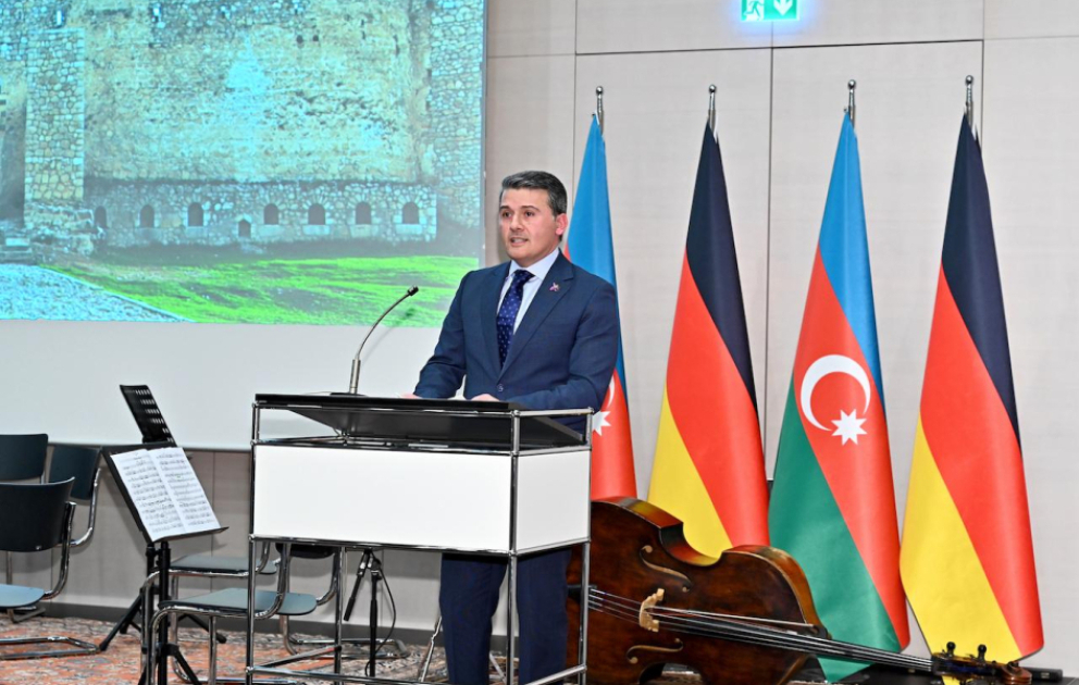 Berlində Zəfər Günü və Üzeyir Hacıbəylinin 140 illik yubileyi qeyd edilib