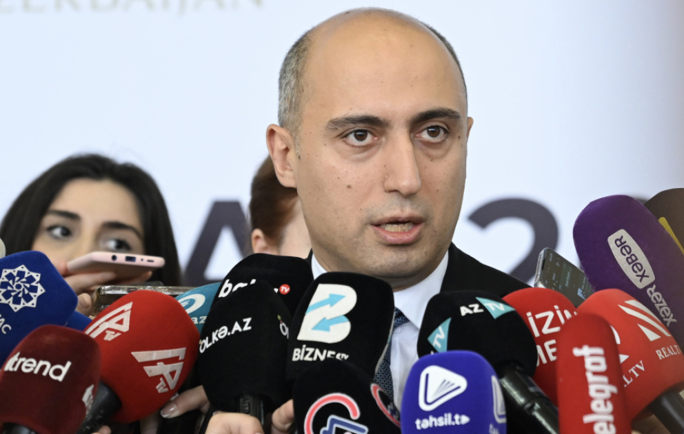 Nazir: Tam ştatlı müəllimin əməkhaqqı ölkə üzrə orta əməkhaqqıdan azı iki dəfə yüksək olmalıdır