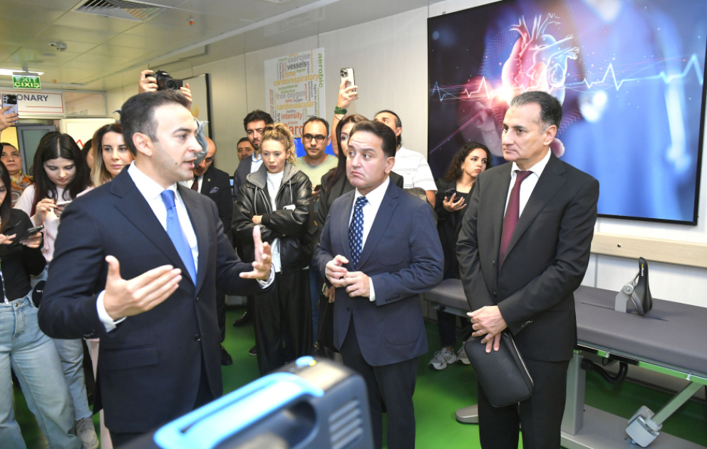 Yeni Klinikanın Yeni Robotik Reabilitasiya və Sümük İliyi Transplantasiyası mərkəzlərinə mediatur təşkil edilib