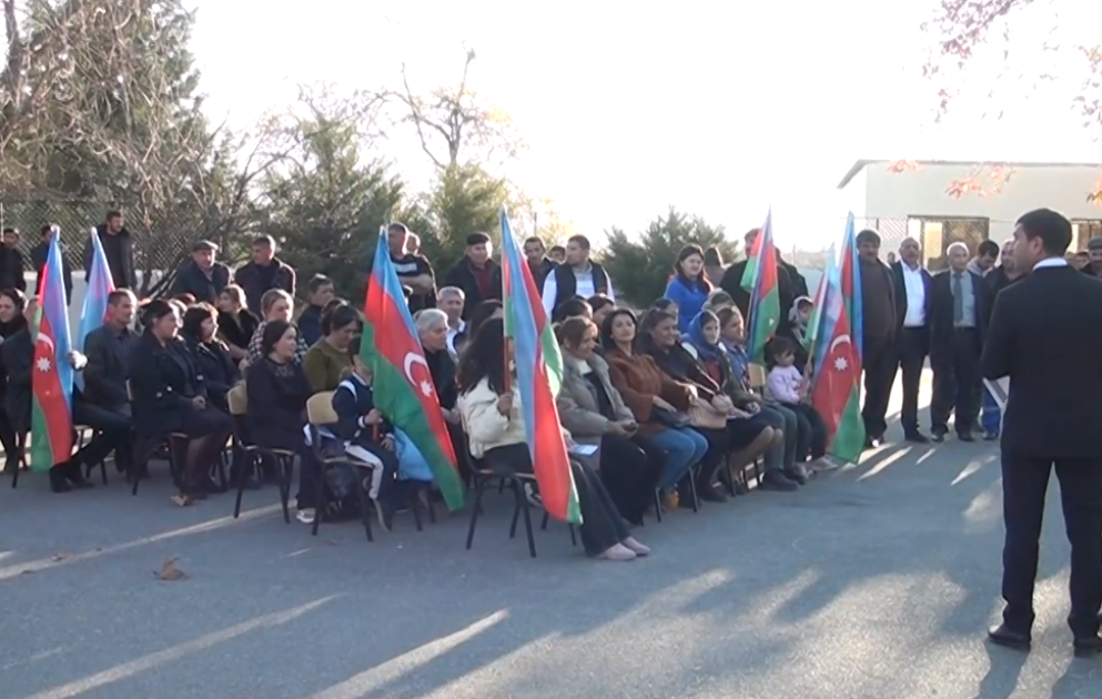 Növbəti köç Ağdərənin Həsənriz və Vəngli kəndlərinə çatıb, mənzillərin açarları təqdim olunub