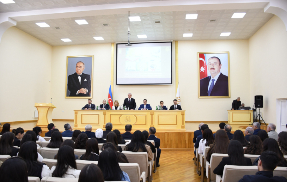 Gəncədə ətraf mühitin mühafizəsinə həsr olunmuş elmi-praktik konfrans keçirilib