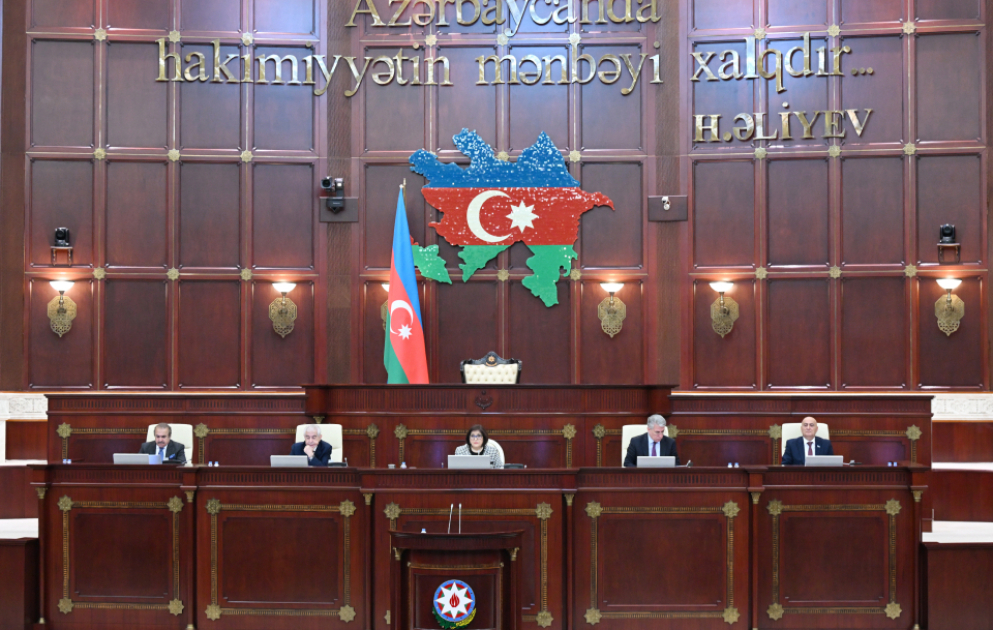Milli Məclisdə 2026-cı ilin büdcə zərfinin birinci oxunuşda müzakirəsi başa çatıb