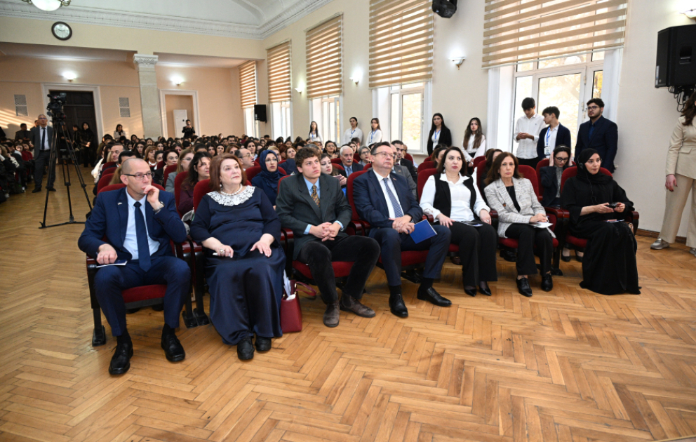 ADU-da “Süni intellekt və humanitar elmlər: müasir vəziyyət və perspektivlər” mövzusunda beynəlxalq elmi konfrans keçirilib
