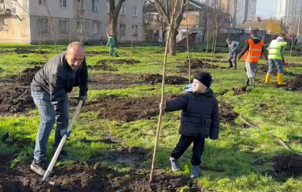 Odessa şəhərində 8 Noyabr - Zəfər Günü ilə bağlı ağacəkmə aksiyası təşkil olunub