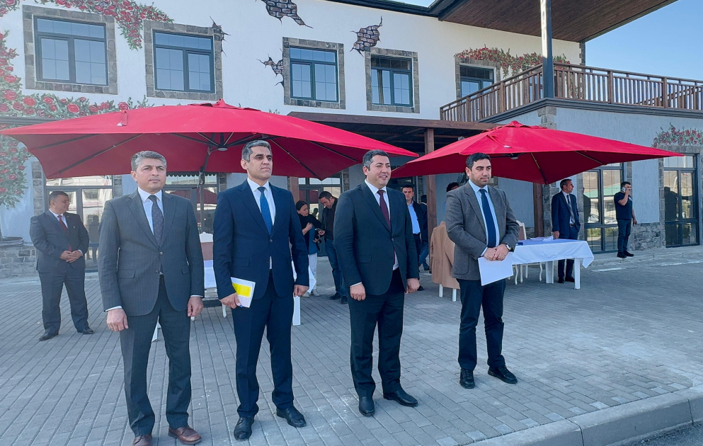 Məmmədbəyli kəndində daha 30 ailəyə evlərin açarları təqdim olunub