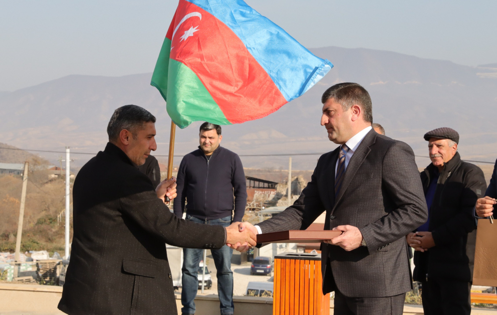 Növbəti köç karvanı Xocalının Xanyurdu kəndinə çatıb