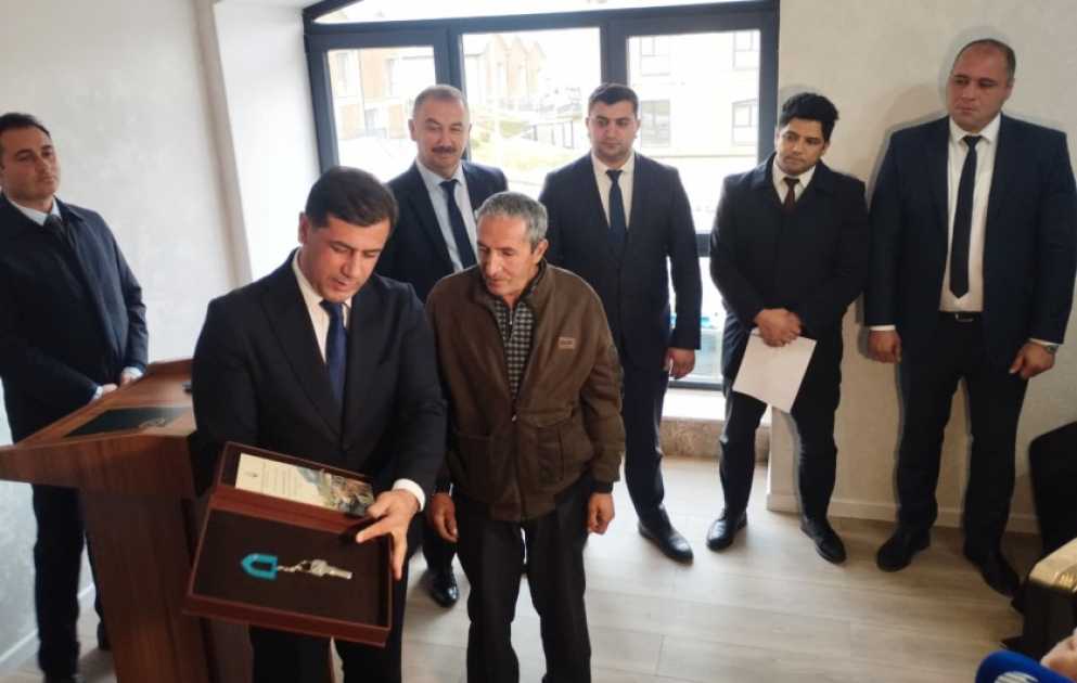 Les 27 familles parties pour Kelbedjer reçoivent les clés de leurs nouvelles maisons