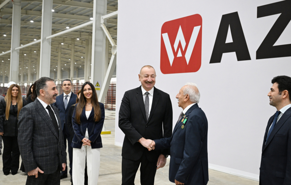 Le président de la République participe à l’inauguration de l’usine de laine de roche AZWOOL