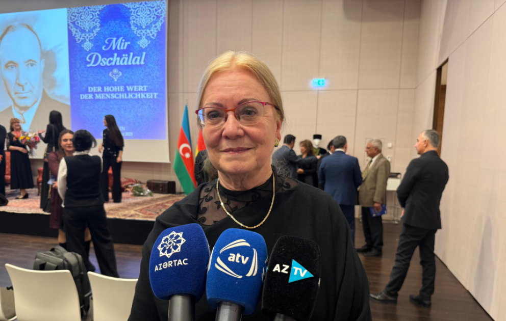 Professor Eva-Maria Aux: Mir Cəlalın yaradıcılığının əsas məqamlarından biri də Azərbaycan ədəbiyyatında tamamilə yeni janrların formalaşmasında oynadığı roldur