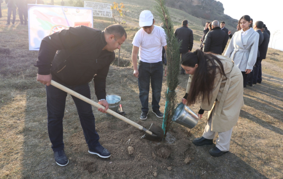 Qazaxda “Vətənə sevgi, təbiətə qayğı, tarixə ehtiram” adlı yürüş və ağacəkmə aksiyası keçirilib