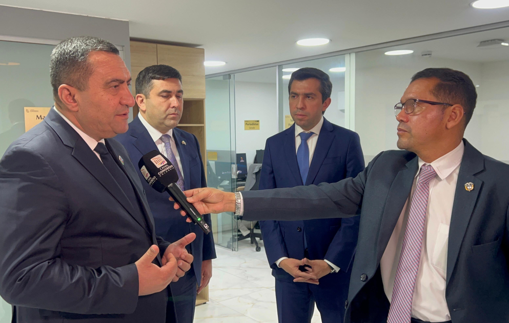 Kolumbiya televiziyası azərbaycanlı deputatların səfərini işıqlandırıb