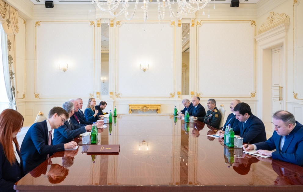 President Ilham Aliyev received Minister of State for Defence of United Kingdom
