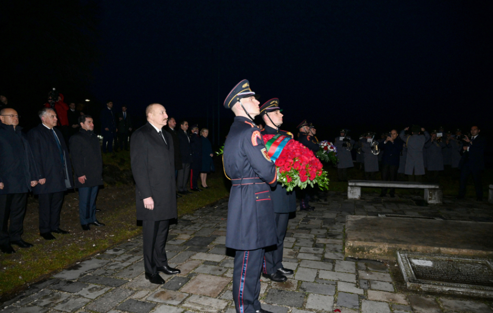 Les présidents azerbaïdjanais et slovaque visitent le mémorial de la Porte de la Liberté à Bratislava