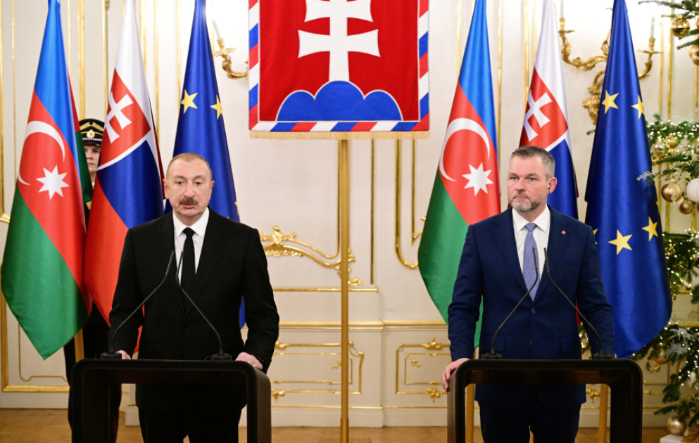 Les présidents Ilham Aliyev et Peter Pellegrini font des déclarations à la presse