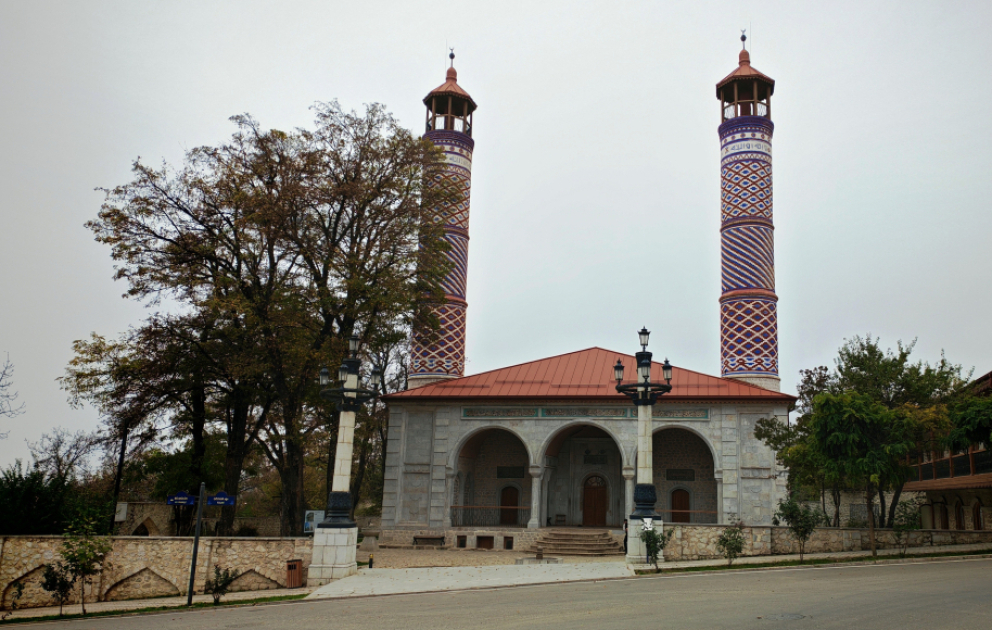 Perle der Architektur von Karabach – Yukhari-Govhar-Agha-Moschee