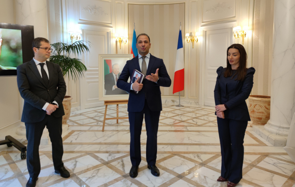Ümummili Lider Heydər Əliyevin əziz xatirəsi Parisdə dərin ehtiramla yad edilib