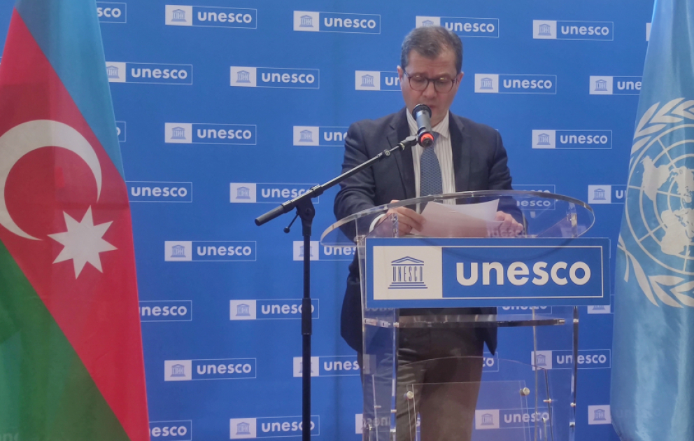 UNESCO-nun mənzil-qərargahında memar Əcəmi Naxçıvaninin 900 illiyinə həsr edilmiş sərgi açılıb