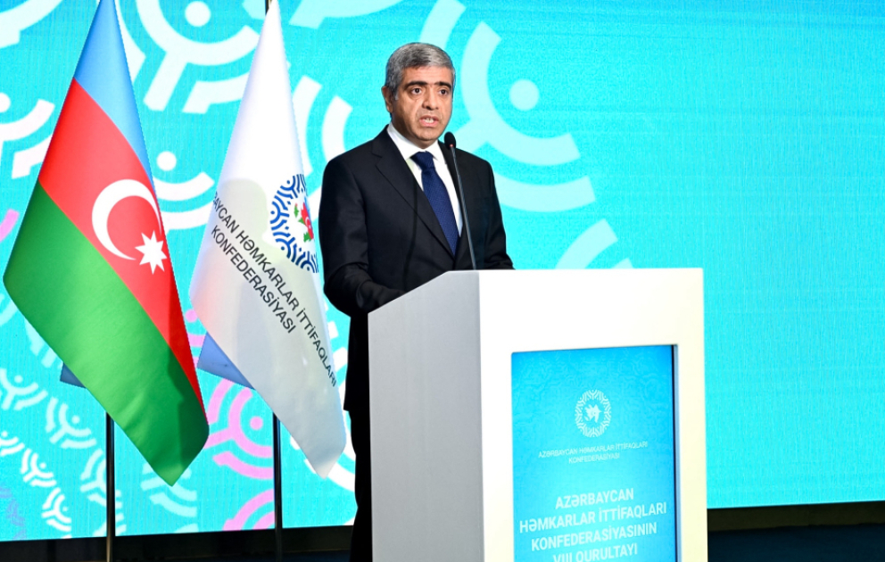 Nazir: Əmək müqavilələrinin sayı 45 faiz artaraq 1,9 milyona çatıb