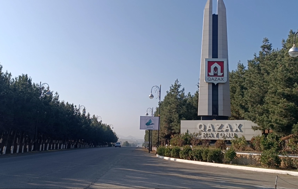 Qazaxda avtomobil divara çırpılıb, ölən və xəsarət alan var