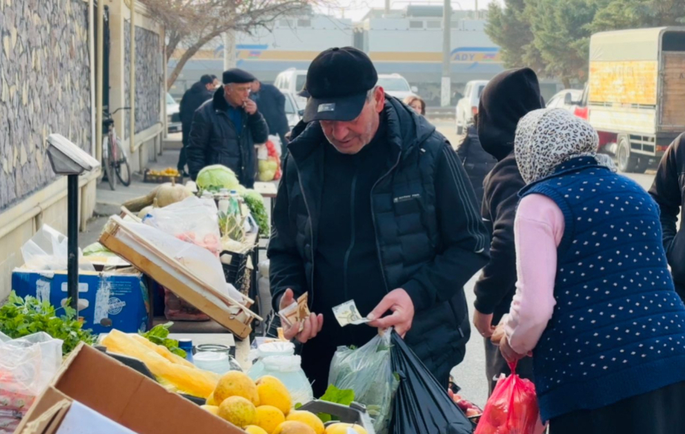 Həm satıcı razıdır, həm də alıcı: Ucarda bayram yarmarkası açılıb