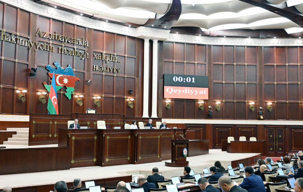 Milli Məclisin plenar iclasında 11 məsələ müzakirə edilib