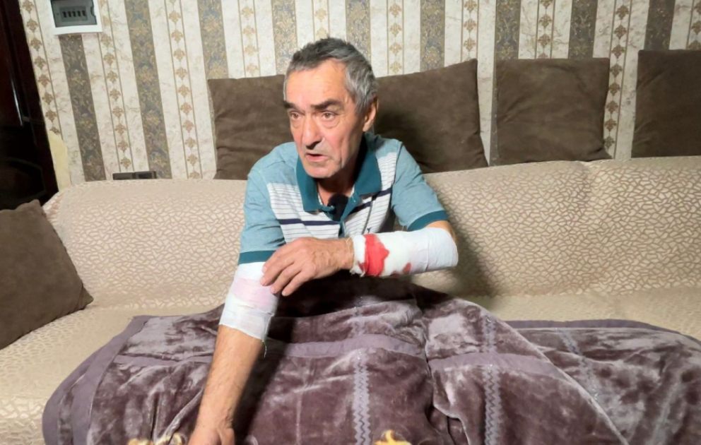 Ucarda küçə itləri yaşlı kişiyə hücum edib