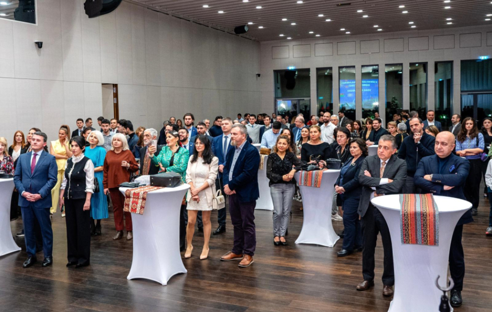 Berlində Dünya Azərbaycanlılarının Həmrəyliyi Günü və Yeni il münasibətilə bayram tədbiri təşkil olunub