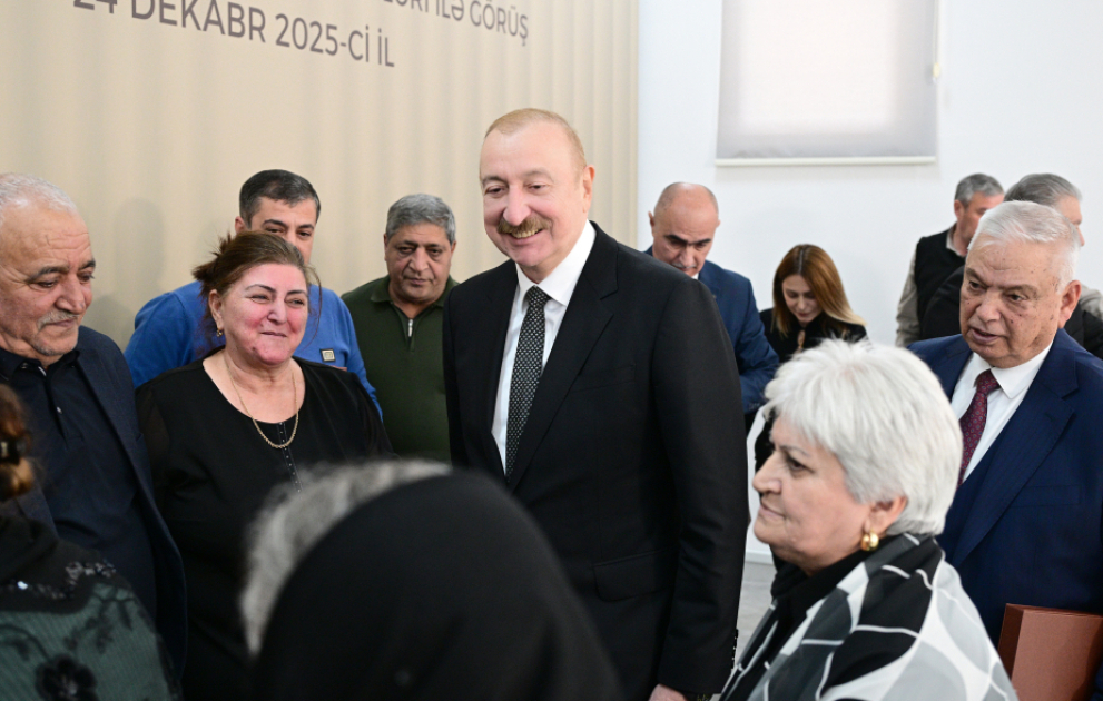 Prezident İlham Əliyev Ağdamda 2-ci yaşayış kompleksinin açılışında iştirak edib və buraya köçən sakinlərlə görüşüb