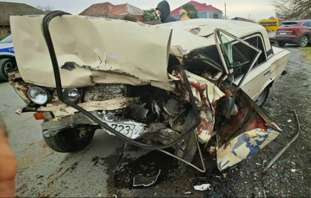 Zaqatalada baş verən qəzada sürücü və sərnişin yaralanıb
