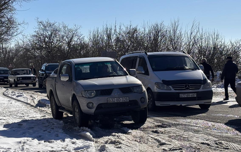 Ağsu dolaylarında nəqliyyatın hərəkəti tamamilə dayanıb