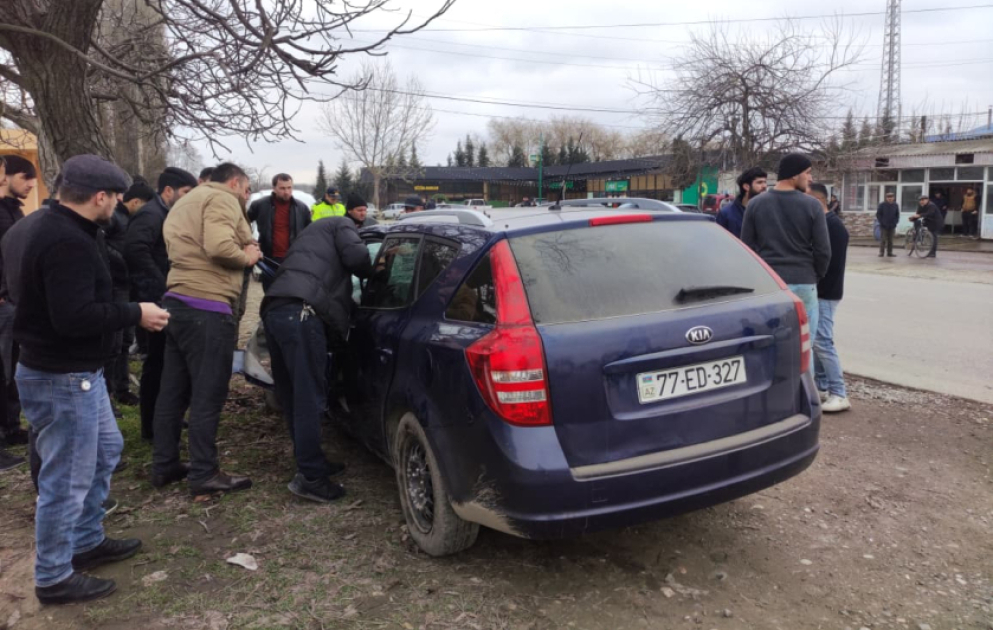 Xaçmazda minik avtomobilləri toqquşub, yaralananlar var