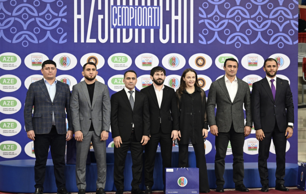 Azərbaycanın veteran güləşçiləri mükafatlandırılıblar