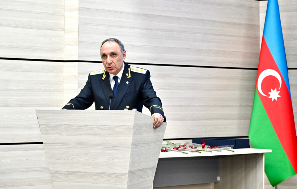 Kamran Əliyev: Bəzən işə qəbul olunan prokurorluq əməkdaşları bu peşənin məsuliyyətinə, zəhmətinə tab gətirə bilməyiblər