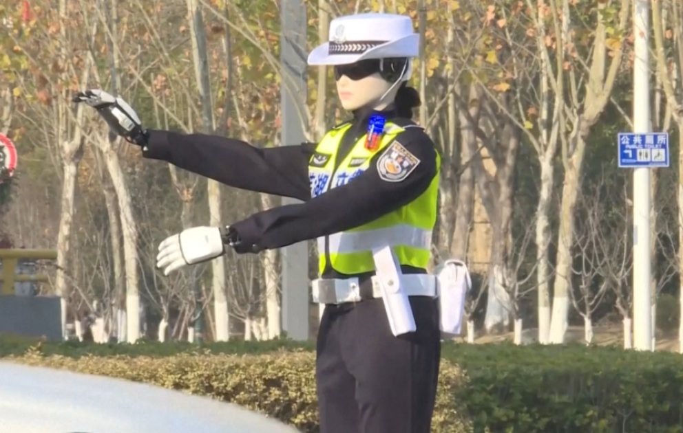 Çində robot yol polisləri fəaliyyətə başlayıb