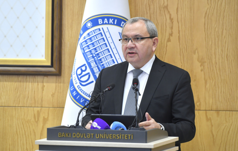 Rektor: Azərbaycan dili milli kimliyimizin əsas sütunlarından biridir
