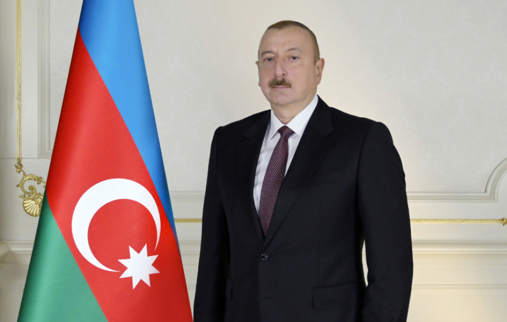 Le président Ilham Aliyev partage une vidéo concernant sa visite à l'Allée des Martyrs