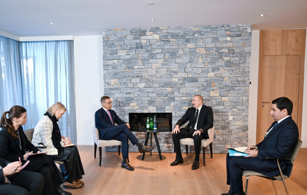 Le président azerbaïdjanais rencontre son homologue finlandais à Davos