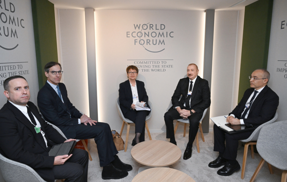 Rencontre du président azerbaïdjanais avec la présidente de la BERD à Davos