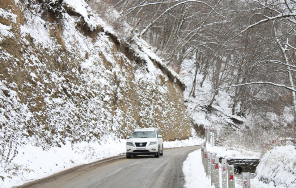 Sabah hava əsasən yağmursuz keçəcək, yollar buz bağlayacaq