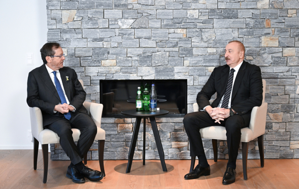 Les présidents azerbaïdjanais et israélien se rencontrent à Davos