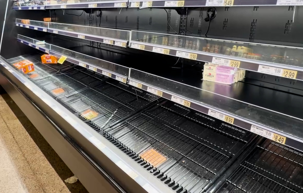 ABŞ-da yaxınlaşan qar fırtınasına görə marketlər boşalıb
