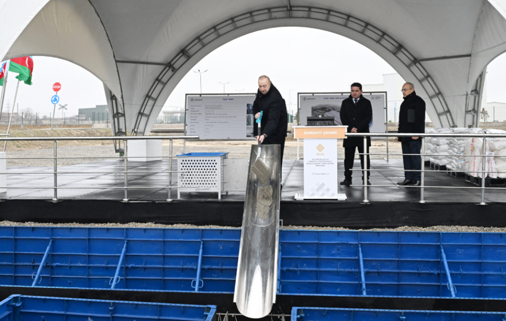 Präsident Ilham Aliyev legt Grundstein für Produktionsanlage für Polypropylen- und laminierte Säcke im Industriepark Sumgayit
