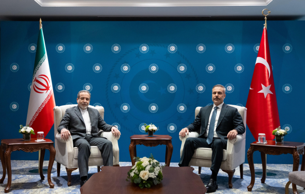 İranın xarici işlər naziri Türkiyədə səfərdədir