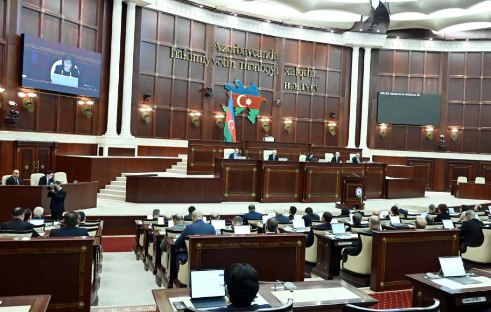 Milli Məclis Naxçıvan Muxtar Respublikasının Konstitusiyasına təklif edilən dəyişiklikləri təsdiqləyib