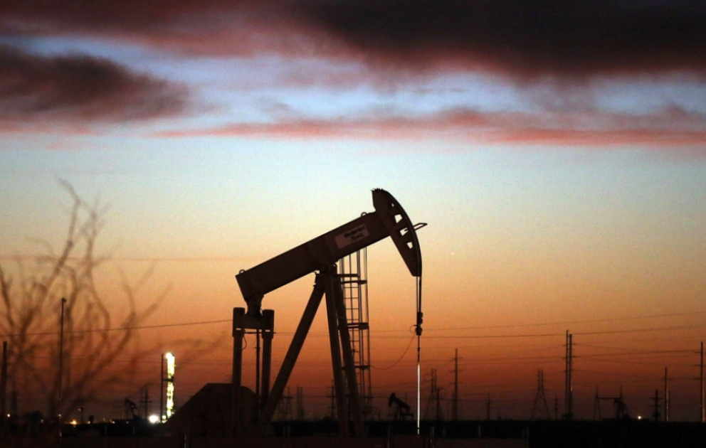 Oil prices drop in global markets