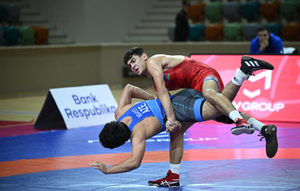 Güləş üzrə Azərbaycan çempionatında ilk finalçılar bəlli olub